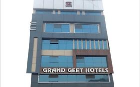 Grand Geet Hotel 4*